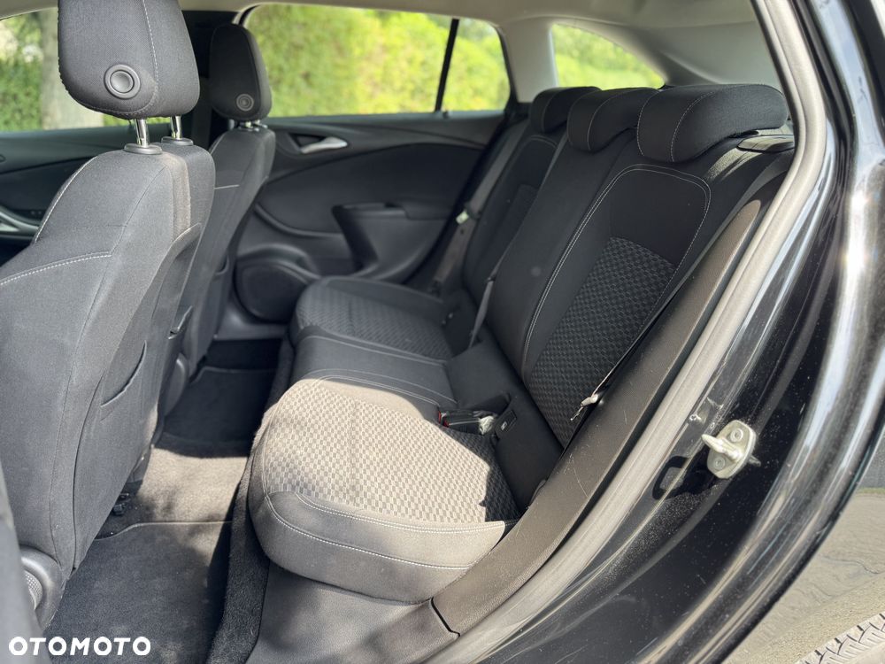 Opel Astra 1.6 CDTI Dynamic S&S - 30