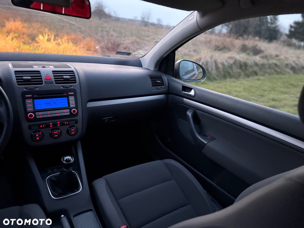 Volkswagen Golf 1.6 FSI Comfortline - 12