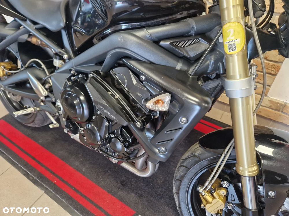 Triumph Street Triple - 30