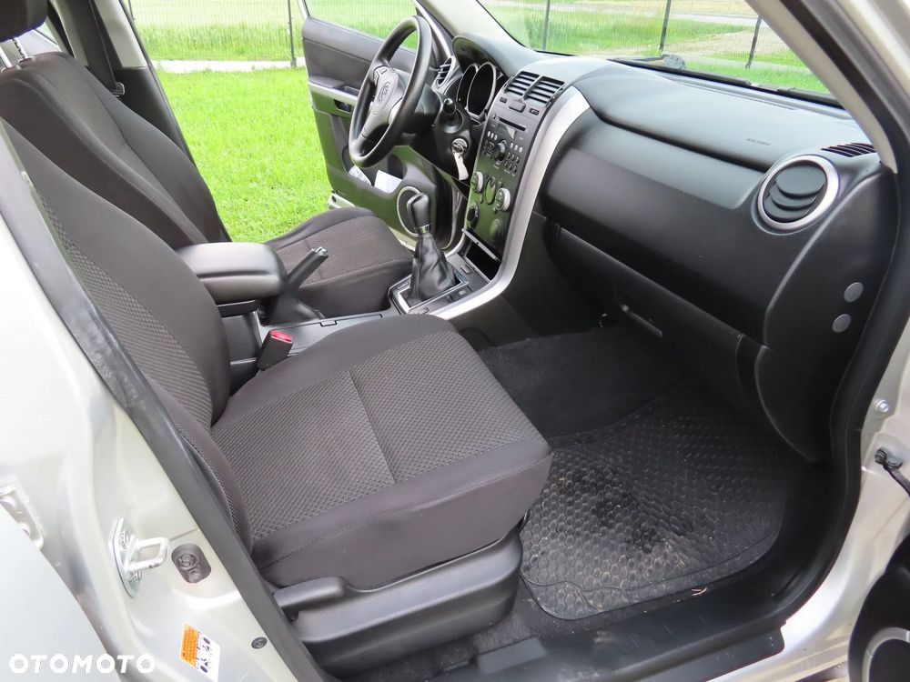 Suzuki Grand Vitara 2.0 Comfort - 18