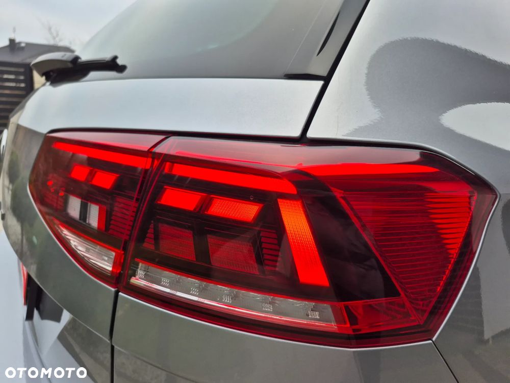 Volkswagen Passat 2.0 TDI EVO Elegance DSG - 21