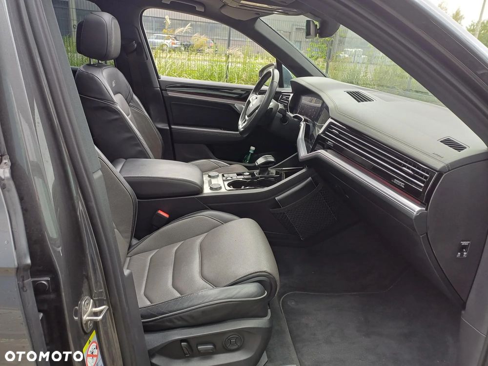 Volkswagen Touareg 3.0 V6 TDI SCR 4Mot R-Line - 32