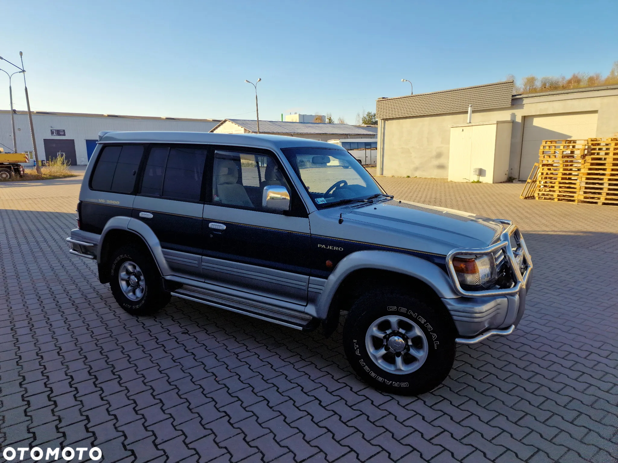 Mitsubishi Pajero - 6