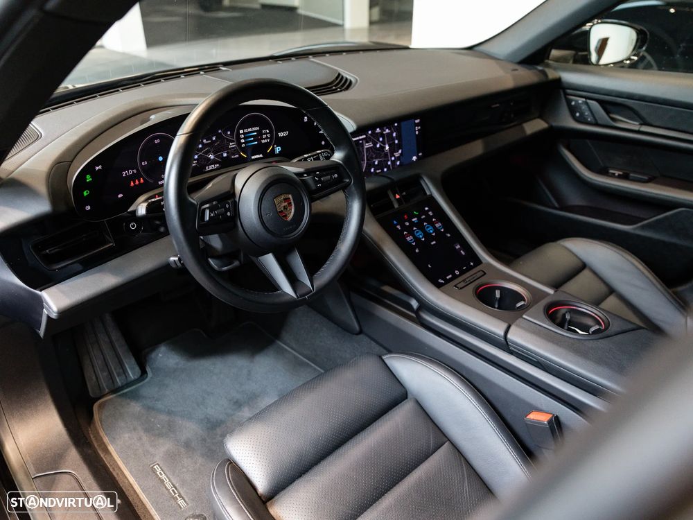 Porsche Taycan Sport Turismo - 24