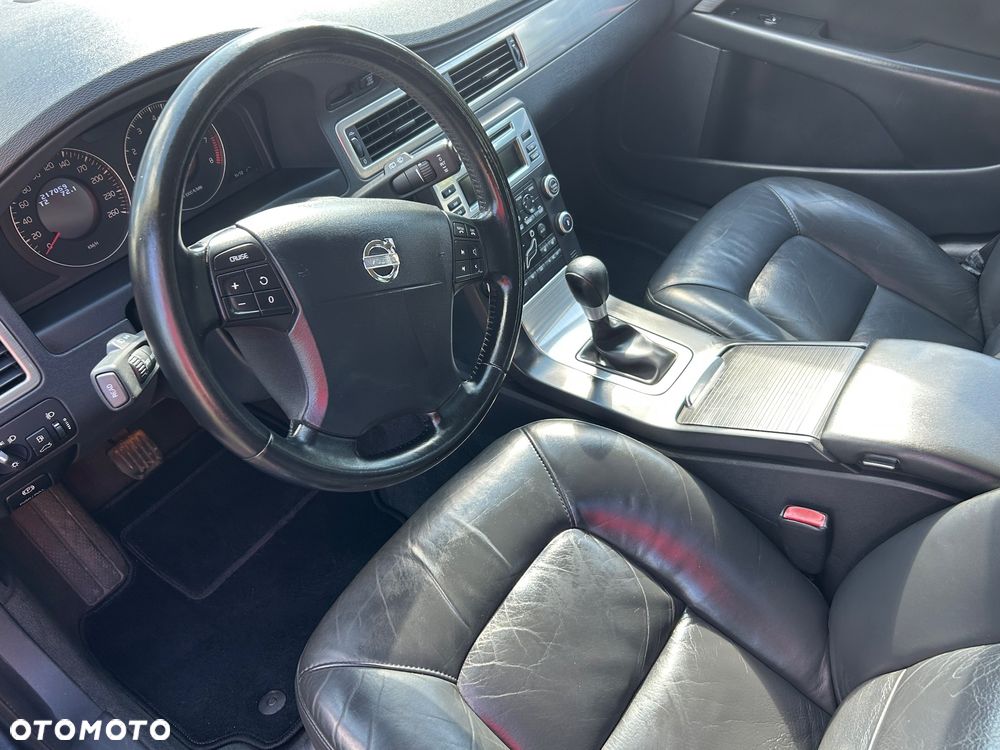 Volvo V70 2.0 Momentum - 4