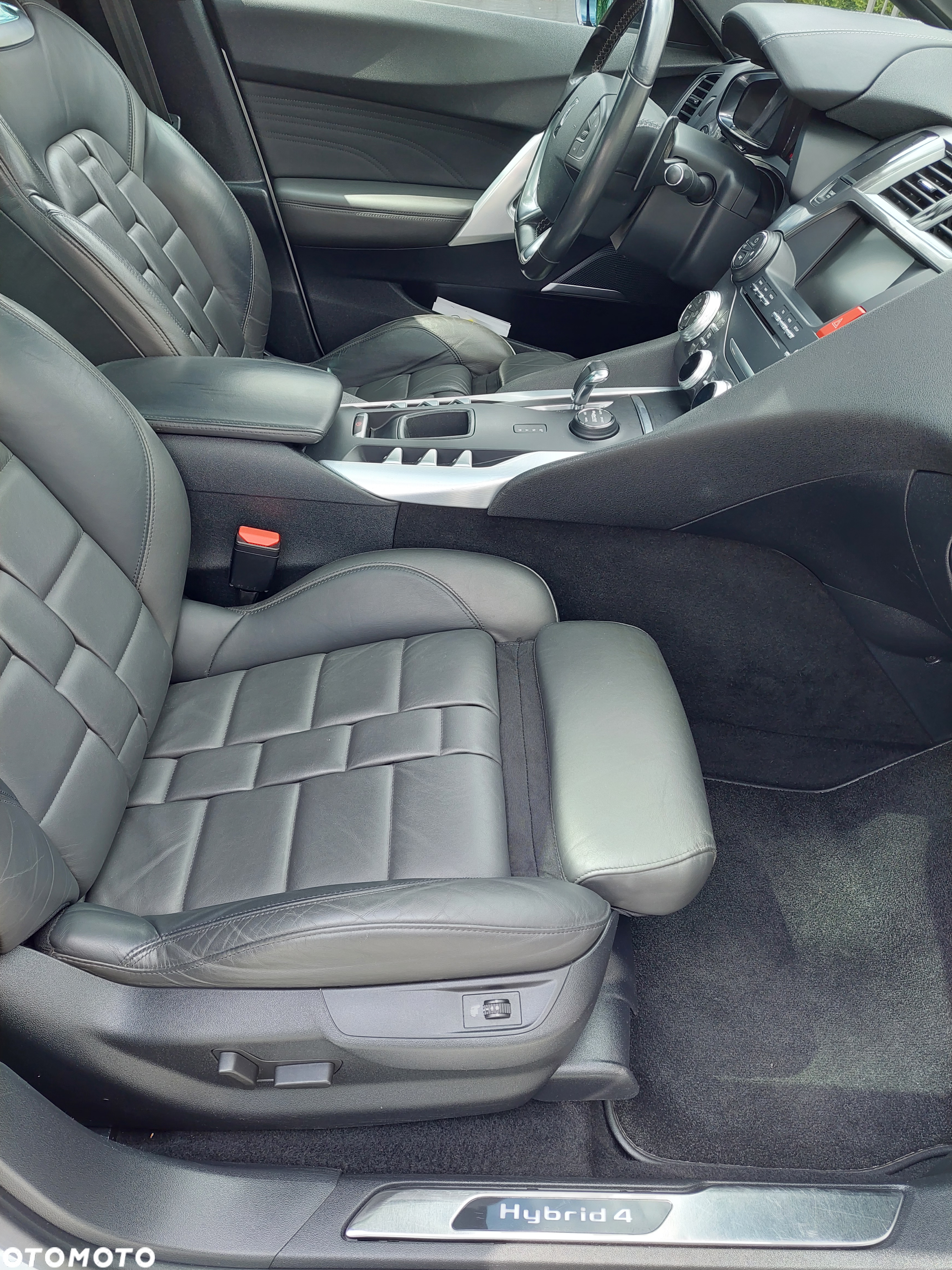 Citroën DS5 Hybrid4 EGS6 SportChic - 24