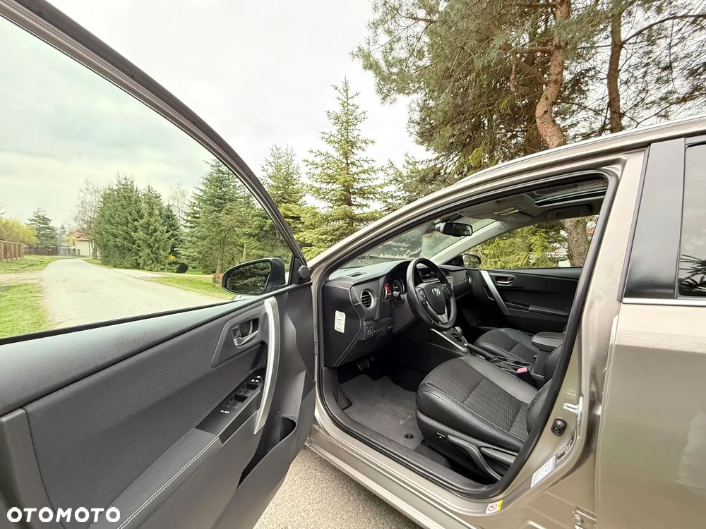 Toyota Auris - 13
