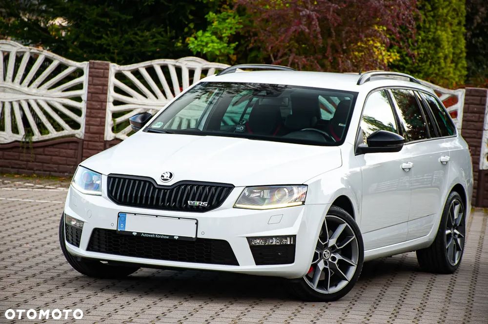 Skoda Octavia Combi 2.0 TDI DSG RS - 18