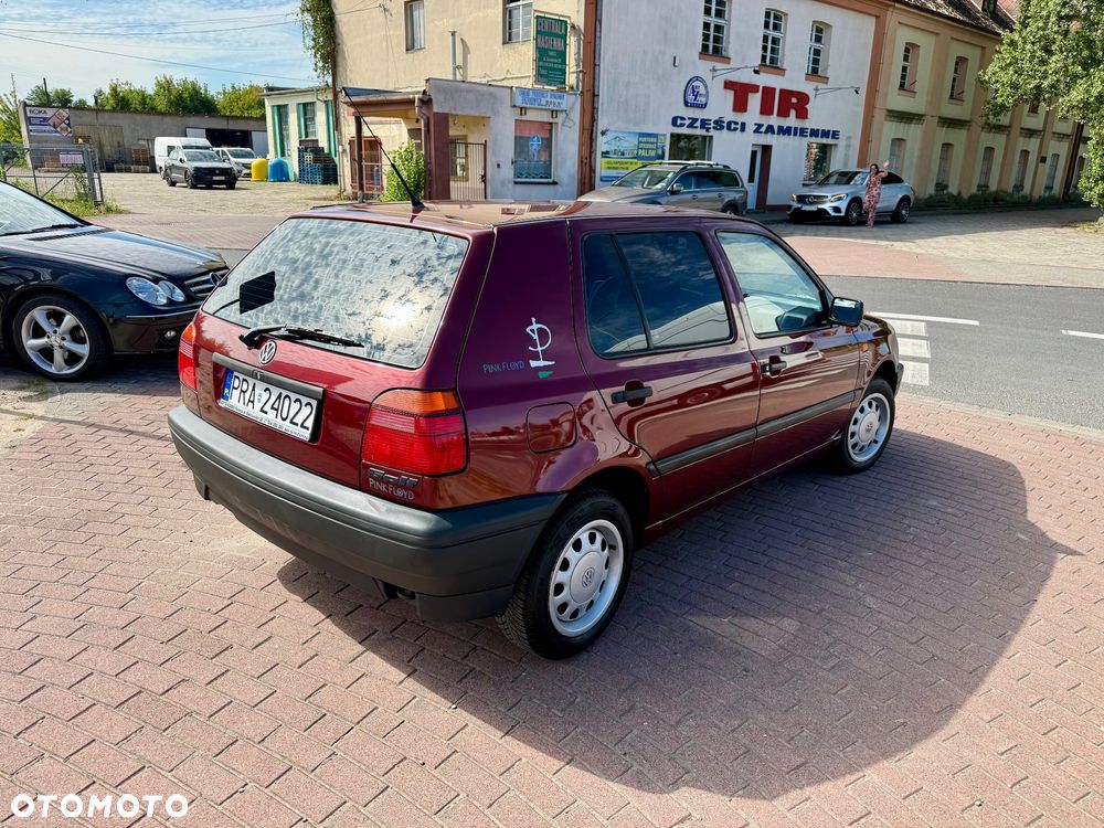 Volkswagen Golf 1.6 GL - 5