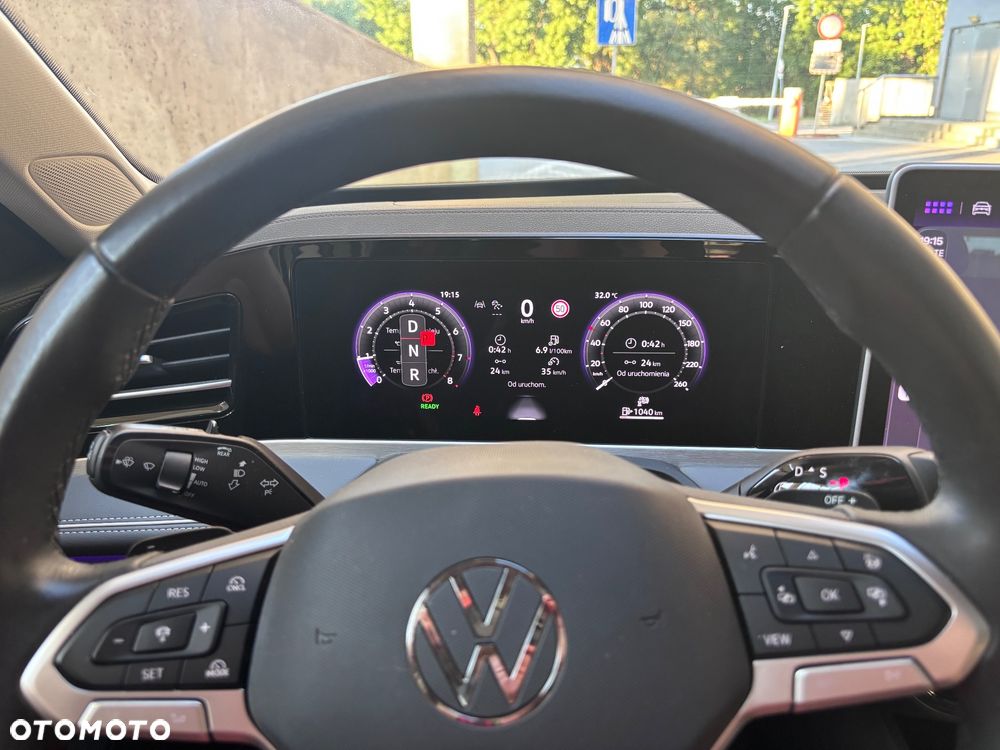 Volkswagen Passat - 12