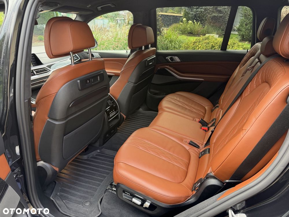 BMW X7 M50i sport - 9