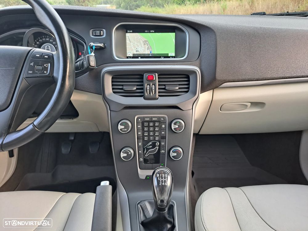 Volvo V40 D2 - 26