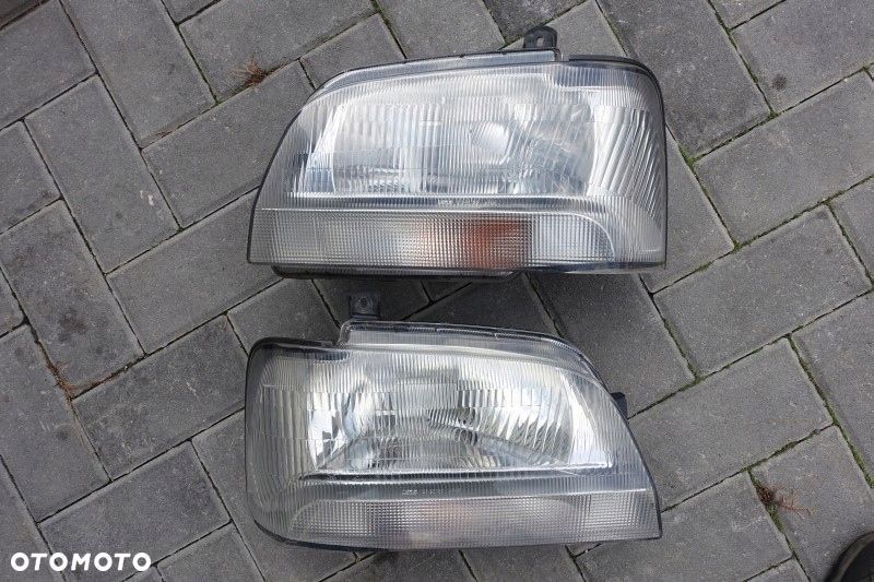 LAMPA LEWY  PRZÓD SUZUKI CARRY - 1