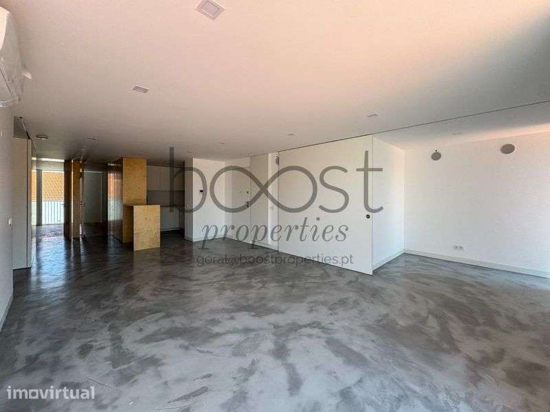 Apartamento T3+1 com terraço e garagem para vender - Grande imagem: 3/12