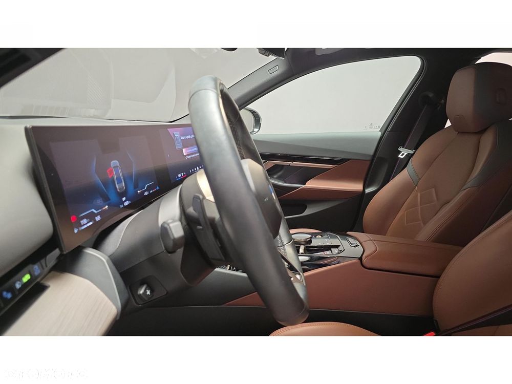 BMW Seria 5 - 27