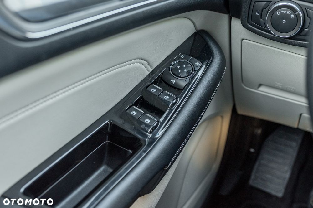 Ford Edge 2.0 EcoBlue Bi-Turbo 4x4 Titanium - 28