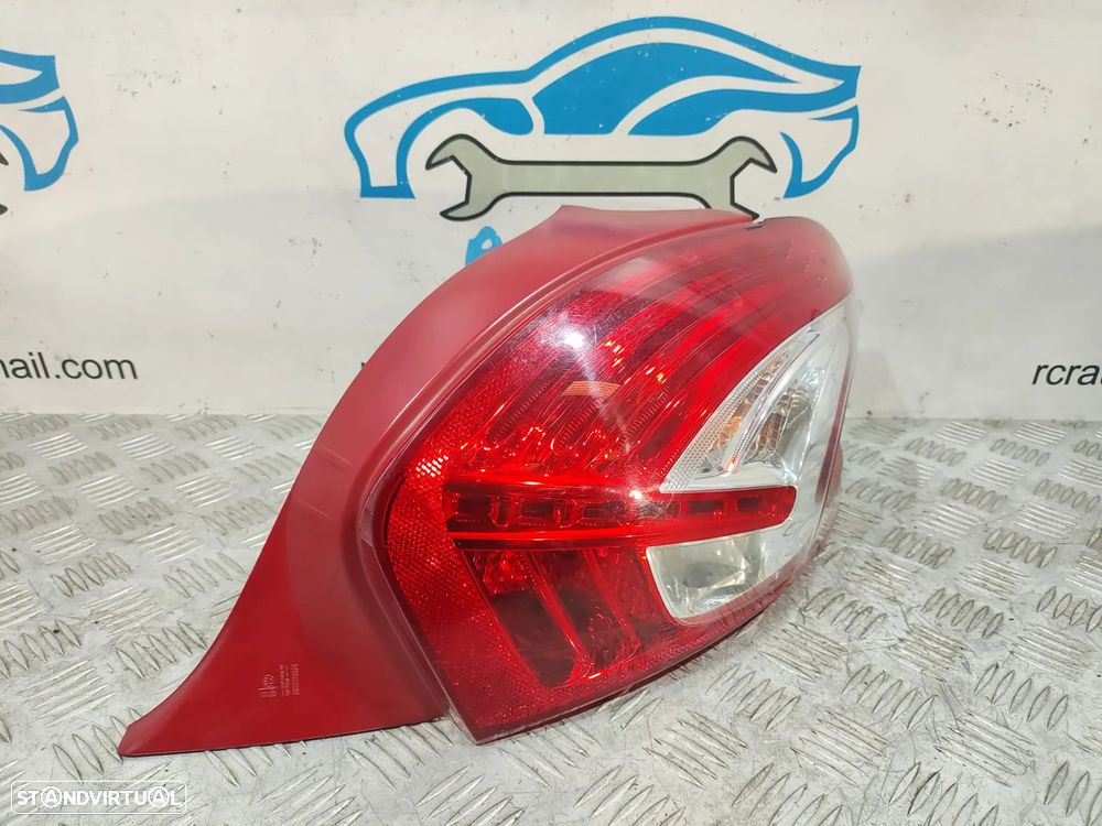Farolim Farolins traseiros Esquerdo Direito Peugeot 208 Fase 1 - 11