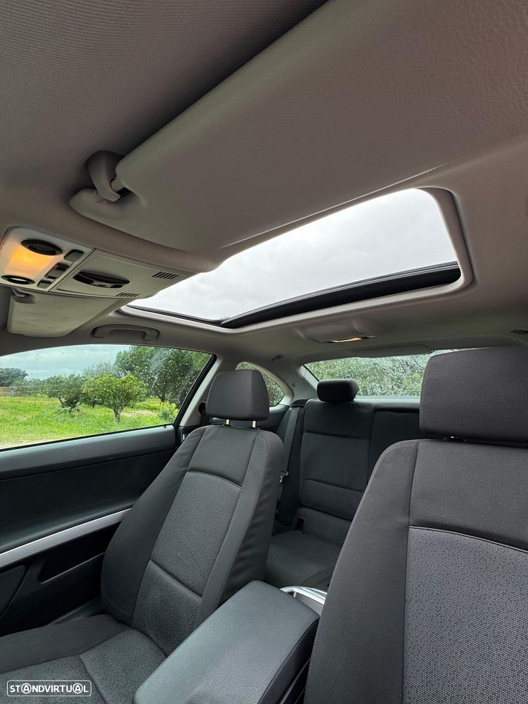 BMW 320 d Coupe Auto - 12