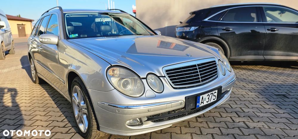 Mercedes-Benz Klasa E 500 4Matic Elegance Sport Edition - 3