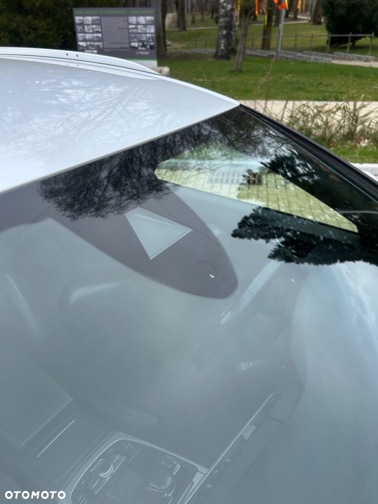 Audi A6 Avant 2.0 TDI Ultra DPF S tronic - 12