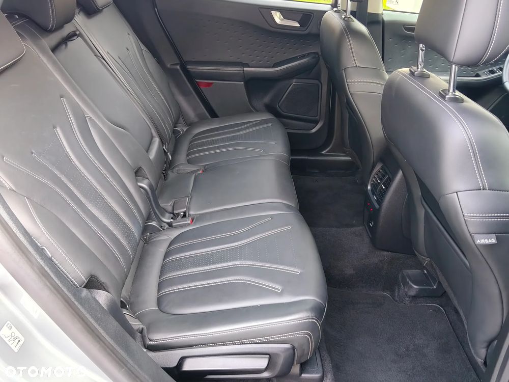 Ford Kuga - 33