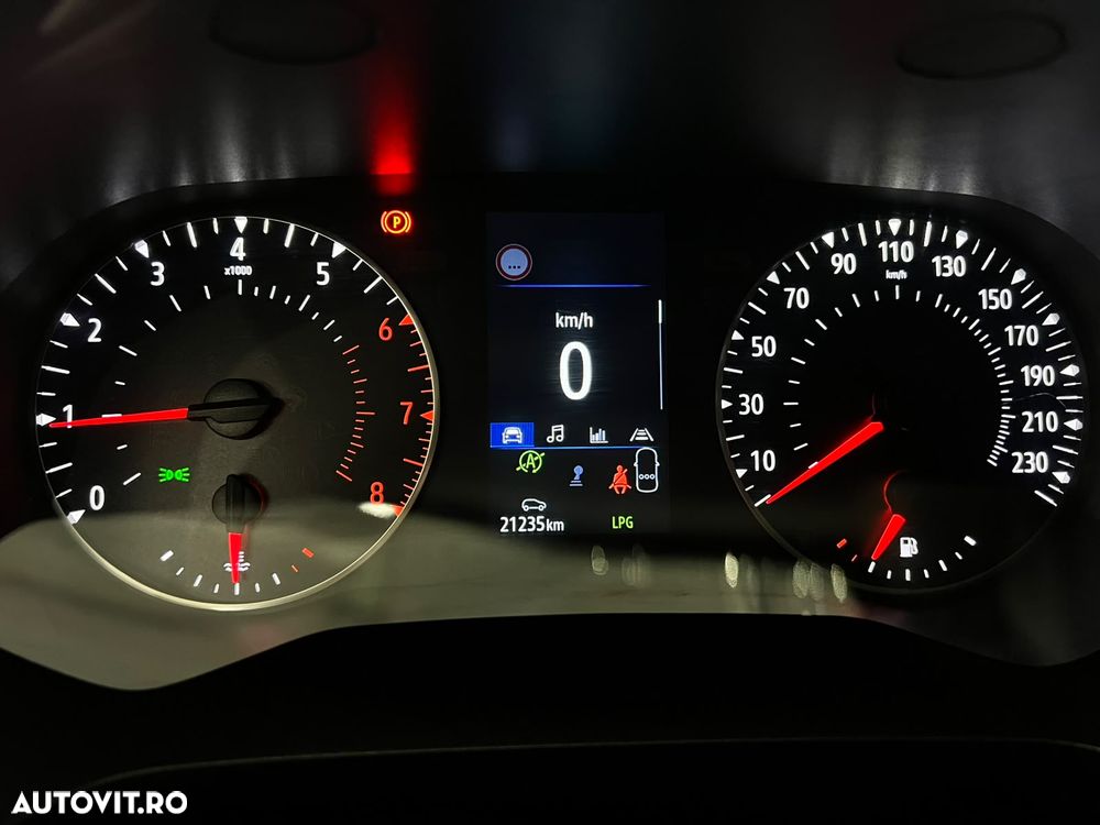 RENAULT Captur 2023 — imagine 9