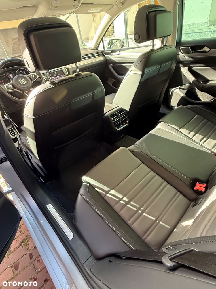 Volkswagen Passat - 10