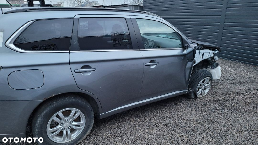 Mitsubishi Outlander - 8