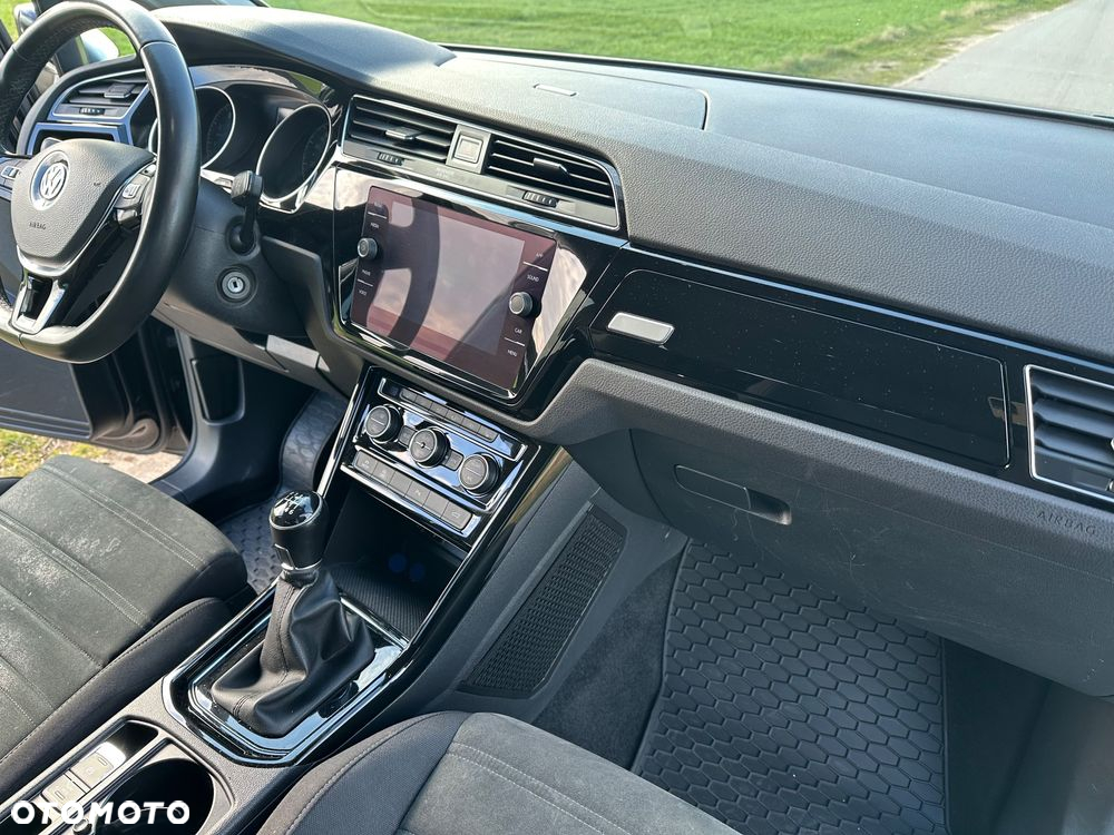 Volkswagen Touran 1.5 TSI EVO Highline - 9
