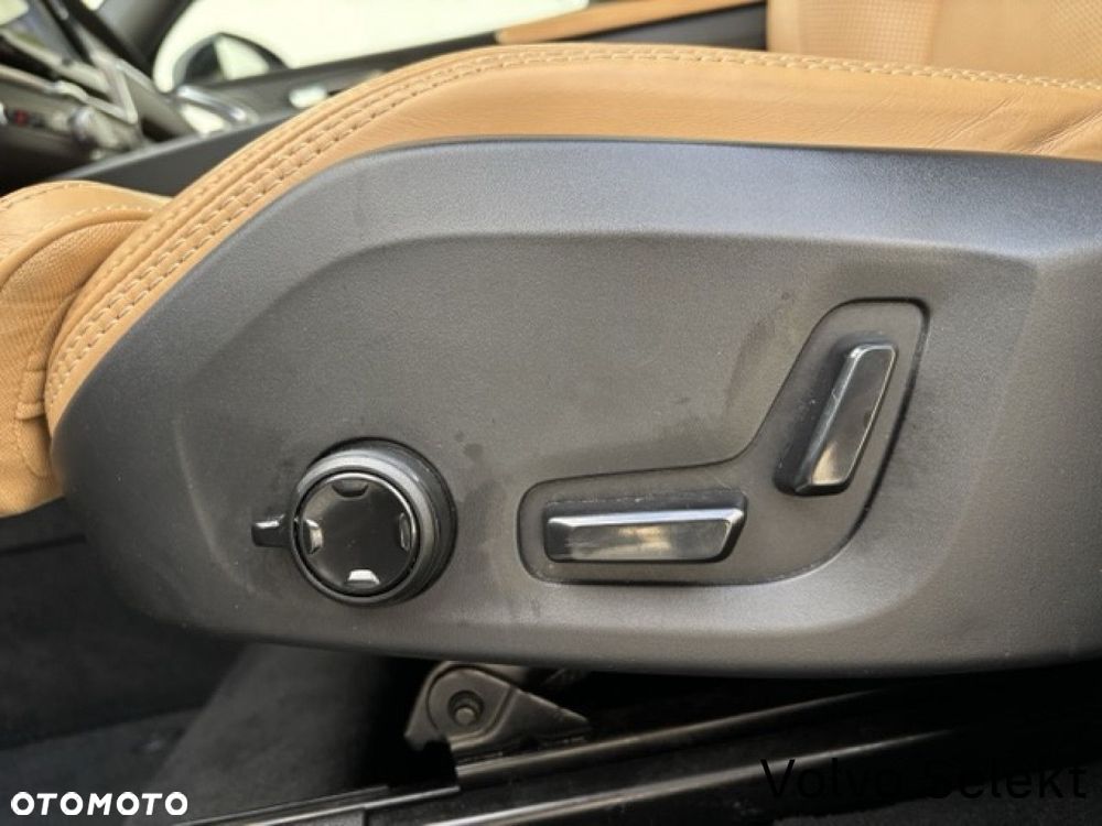 Volvo XC 60 - 8