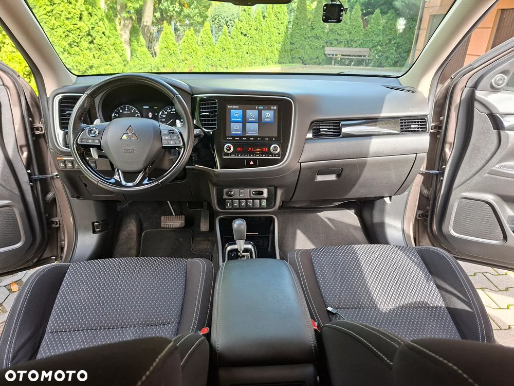 Mitsubishi Outlander 2.0 Intense 4WD CVT - 19