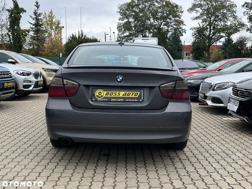 BMW Seria 3 320i - 8