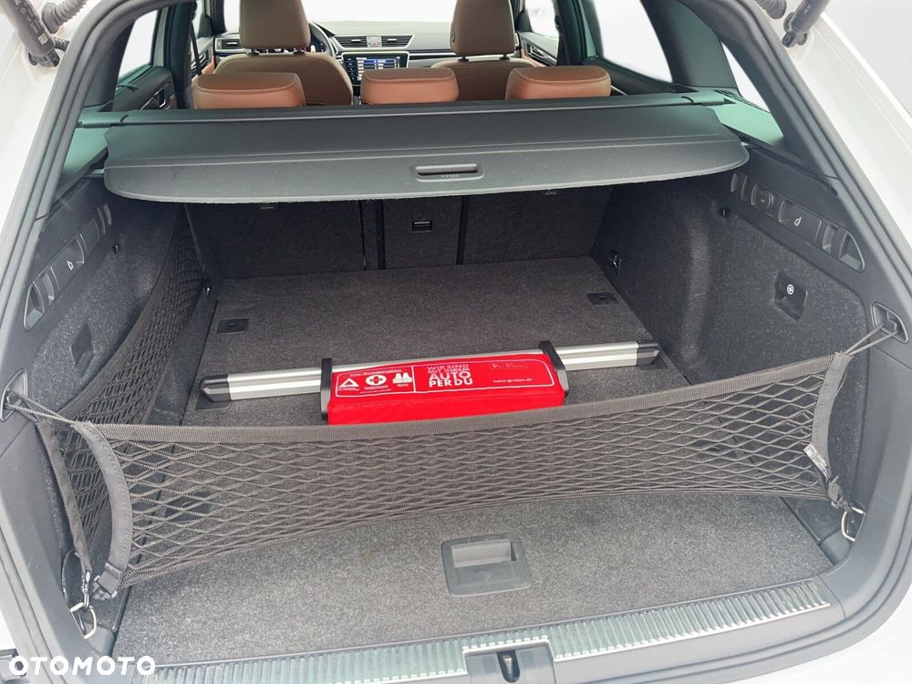 Skoda Superb 2.0 TDI SCR L&K DSG - 9