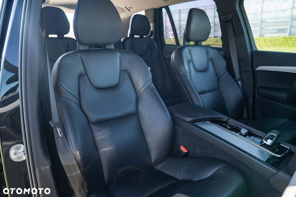 Volvo XC 90 - 25
