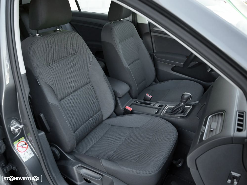 VW Golf 1.6 TDI Confortline DSG - 7