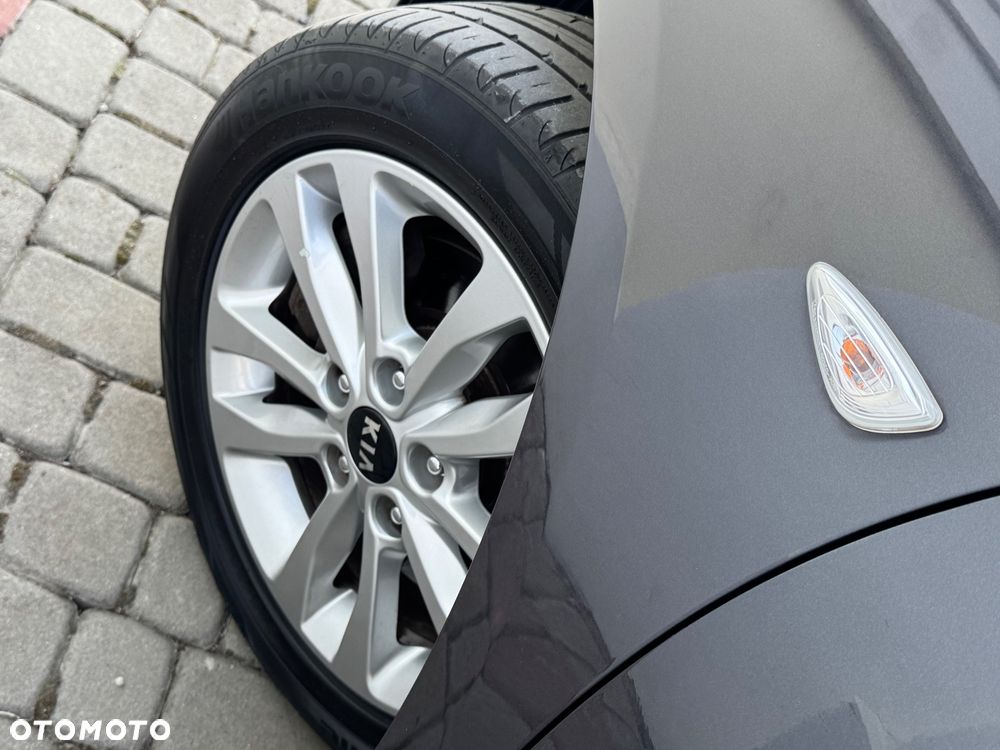 Kia Ceed - 12
