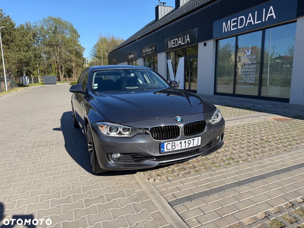 BMW Seria 3 328i xDrive Sport-Aut - 31
