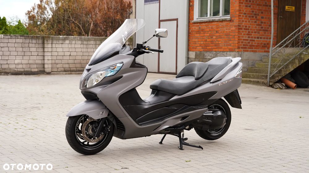 Suzuki Burgman - 7