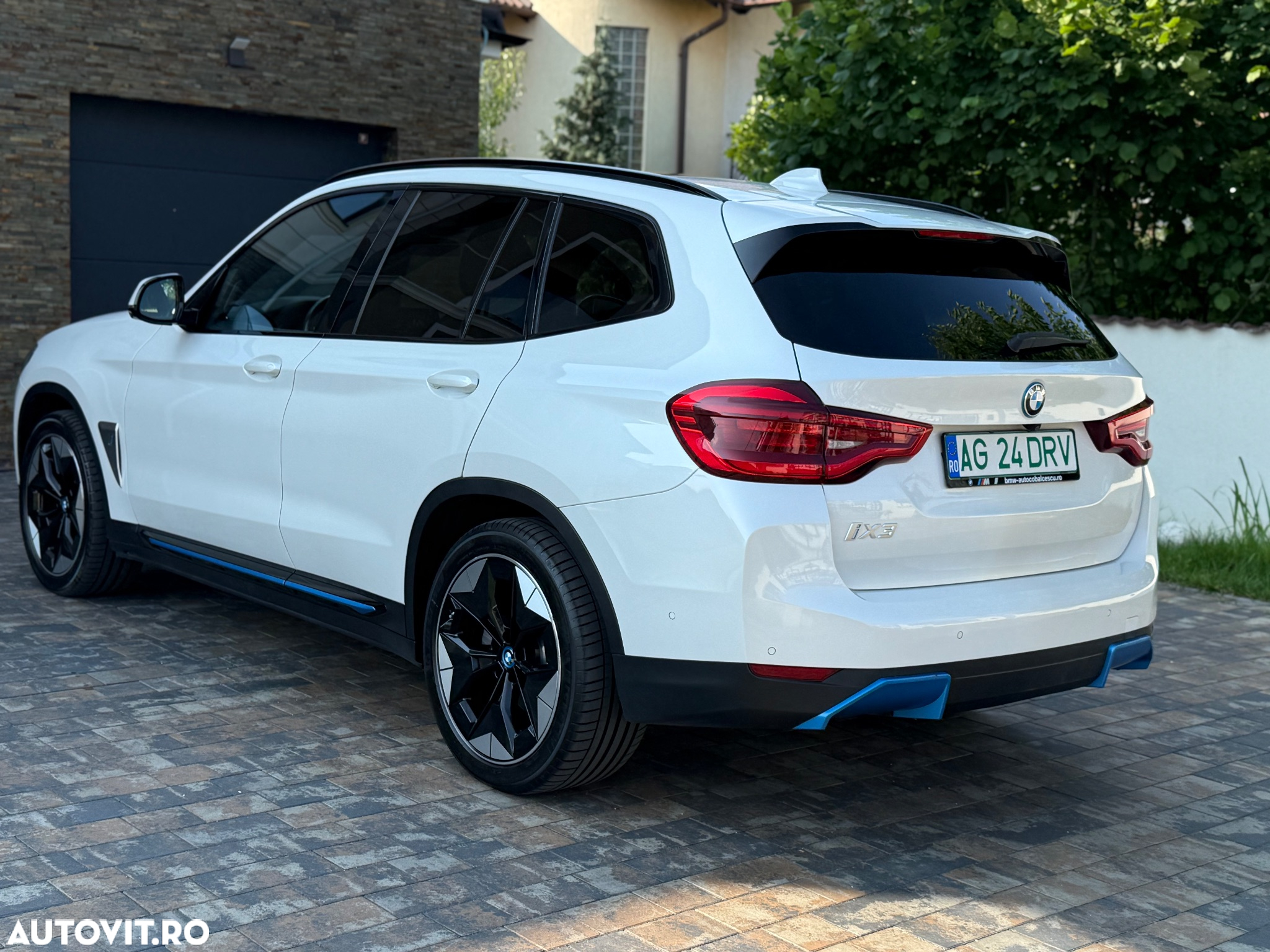 BMW iX3 - 4