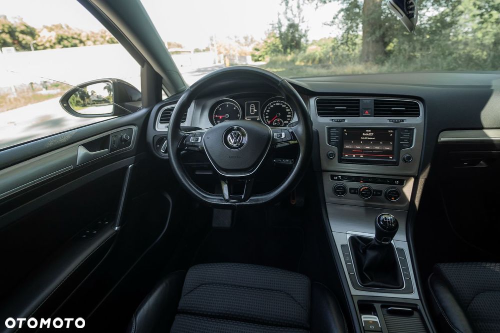 Volkswagen Golf 2.0 TDI BlueMotion Technology Edition - 26