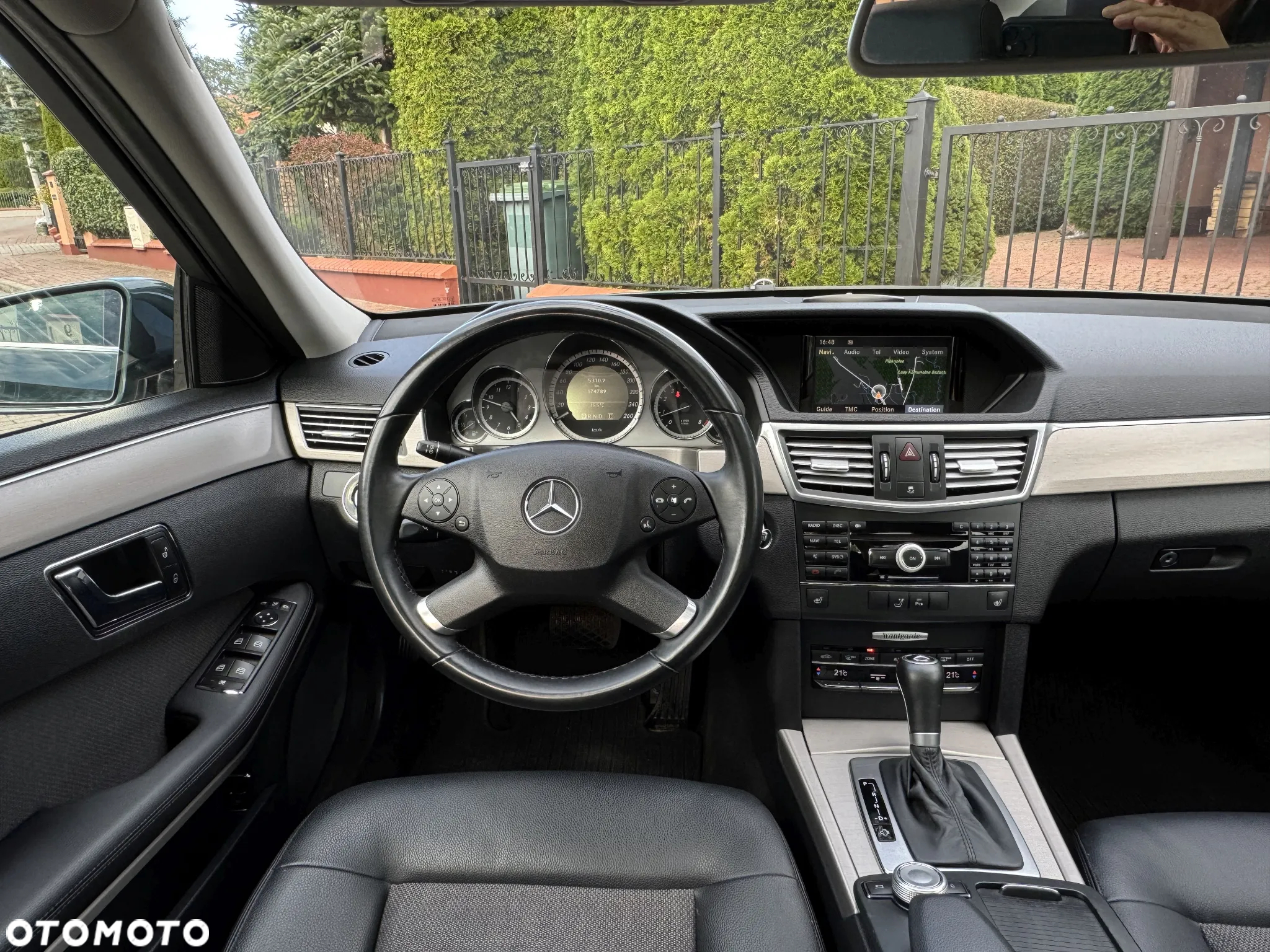 Mercedes-Benz Klasa E 250 CGI BlueEffICIENCY Avantgarde - 30