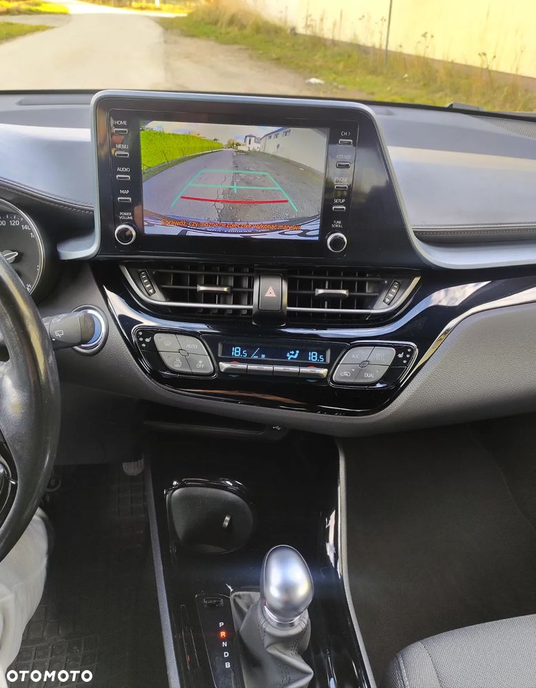 Toyota C-HR Hybrid Club - 24