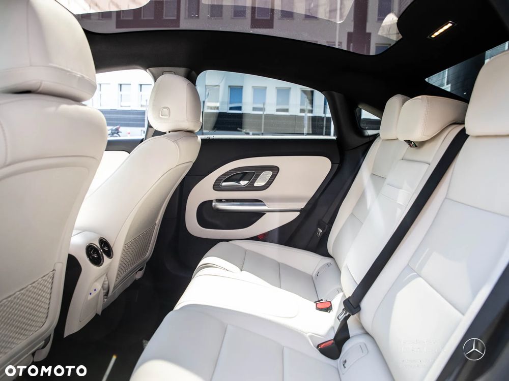 Mercedes-Benz CLA 220 mHEV 4-Matic 8G-DCT - 11