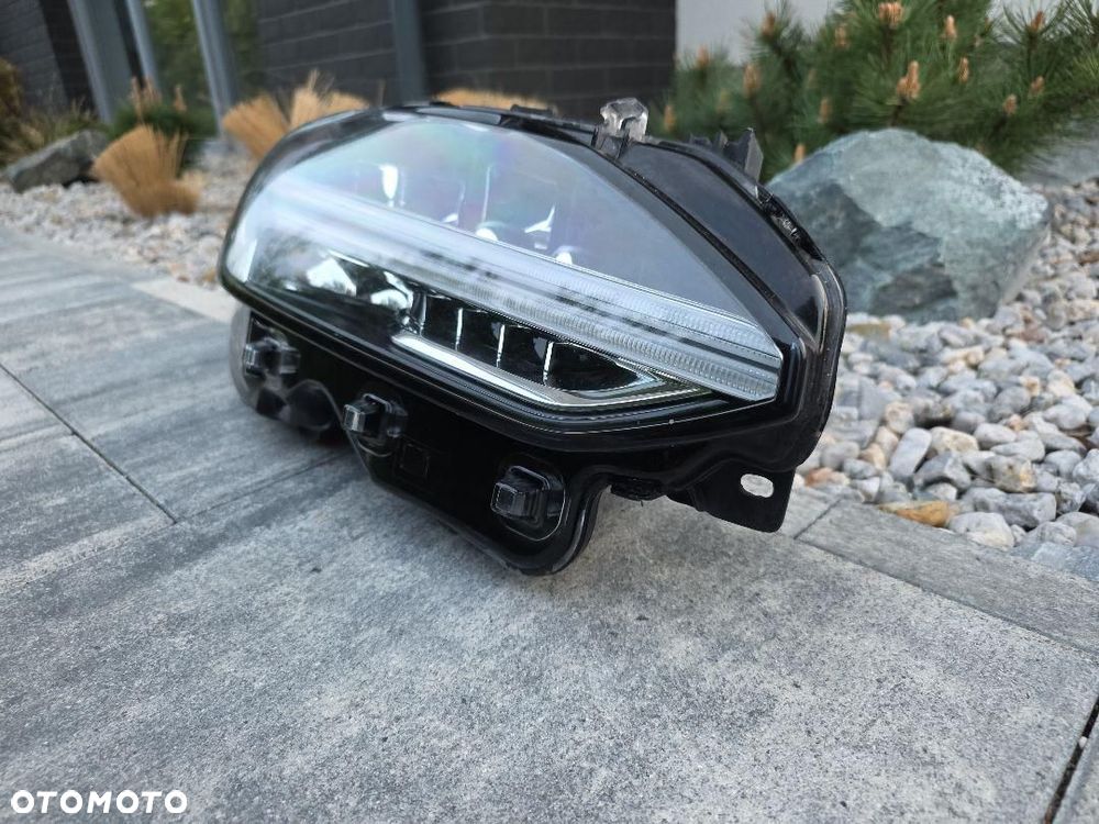 VOLVO S90 V90 II 2 LIFT Lampa prawa przód Full Led MID Led 32228683 - 3