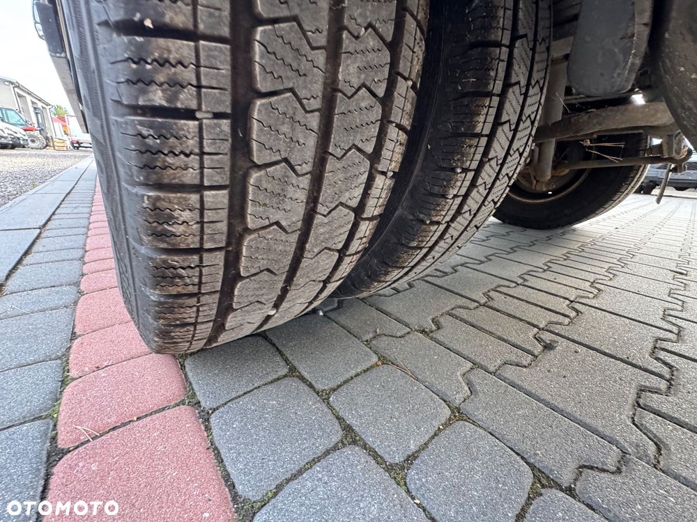 Iveco DAILY 60c16 50C15 50C17 35C14 35C15 35C17 35C18 70C17 72C15 70C18 Izoterma Chłodnia  9/8 euro palet - 11