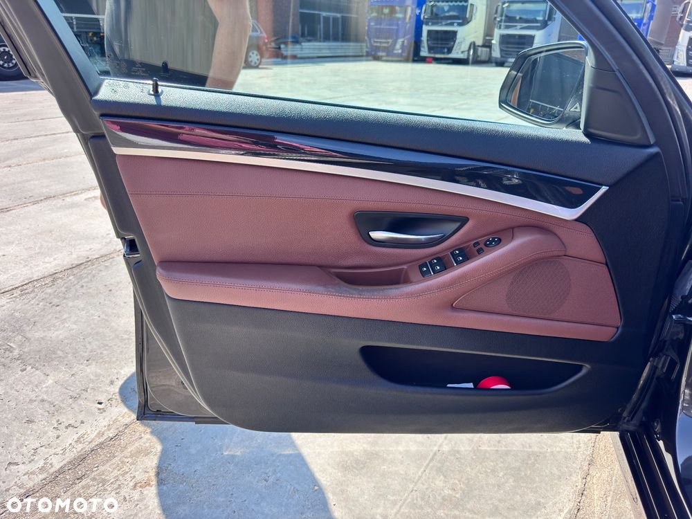 BMW Seria 5 520d - 19