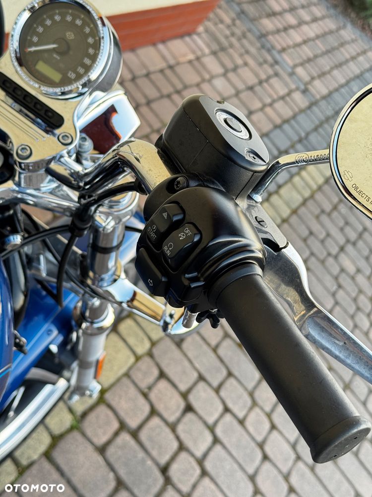 Harley-Davidson Sportster Custom 1200C - 19