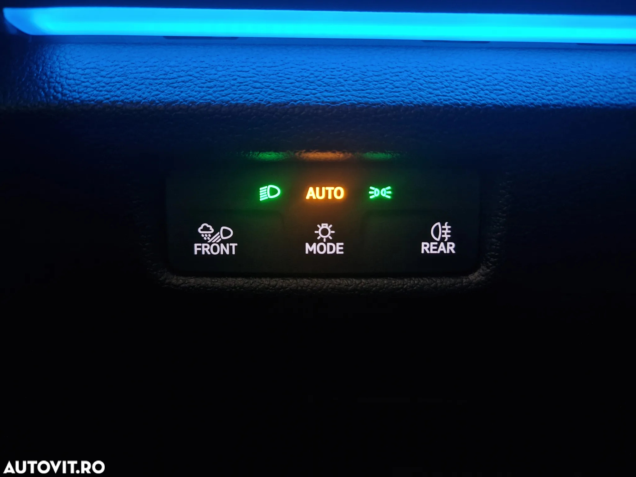 Volkswagen Tiguan - 16
