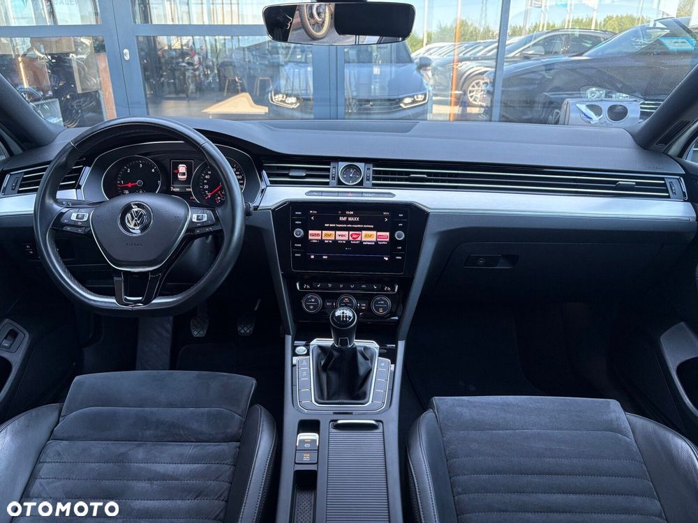Volkswagen Passat - 10