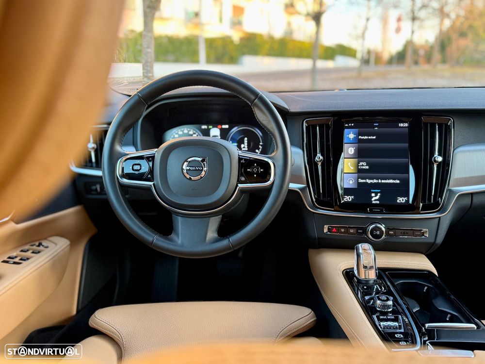 Volvo S90 2.0 T8 Momentum Plus AWD Geartronic - 6